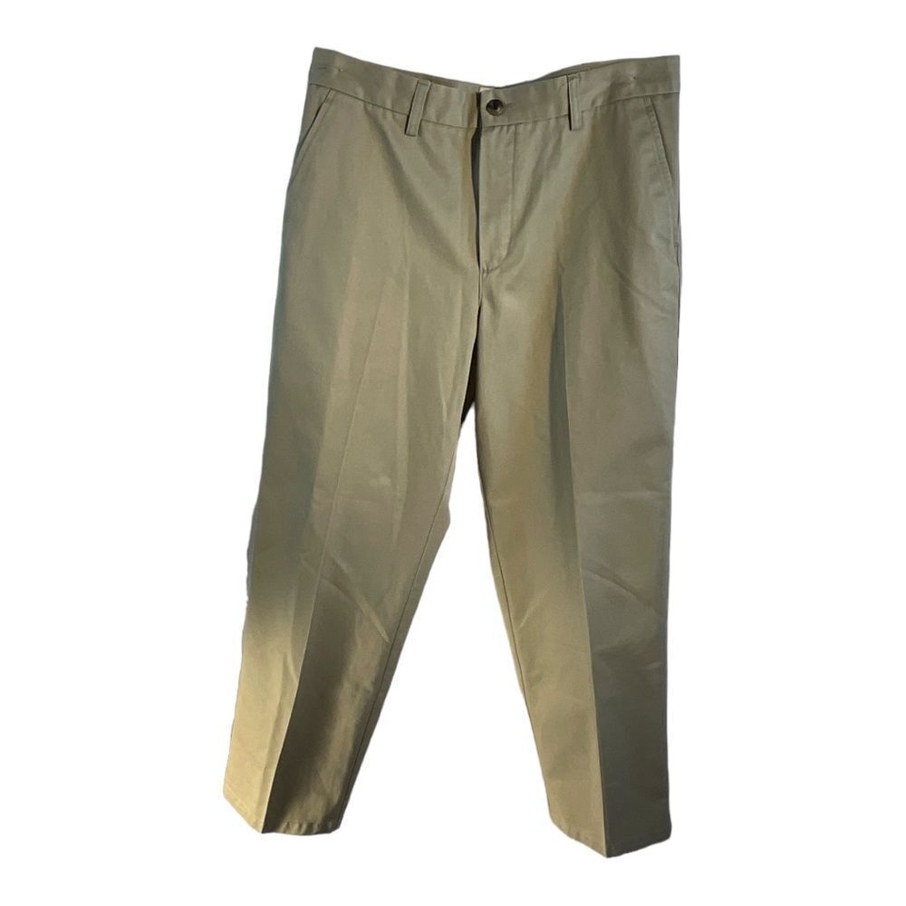 St John’s Bay Men’s Worry Free Classic Fit Size 33x30 Beige Khaki Pants